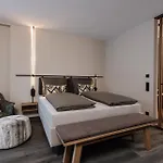 Revier Boutique Hotel 4*