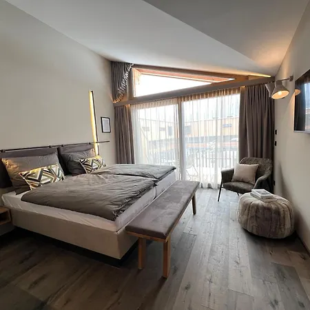 Revier Boutique 4*